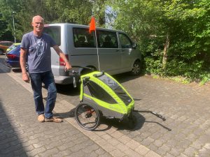 Klemens Auf der Mauer, einer der Gewinner eines Fahrradanhängers.